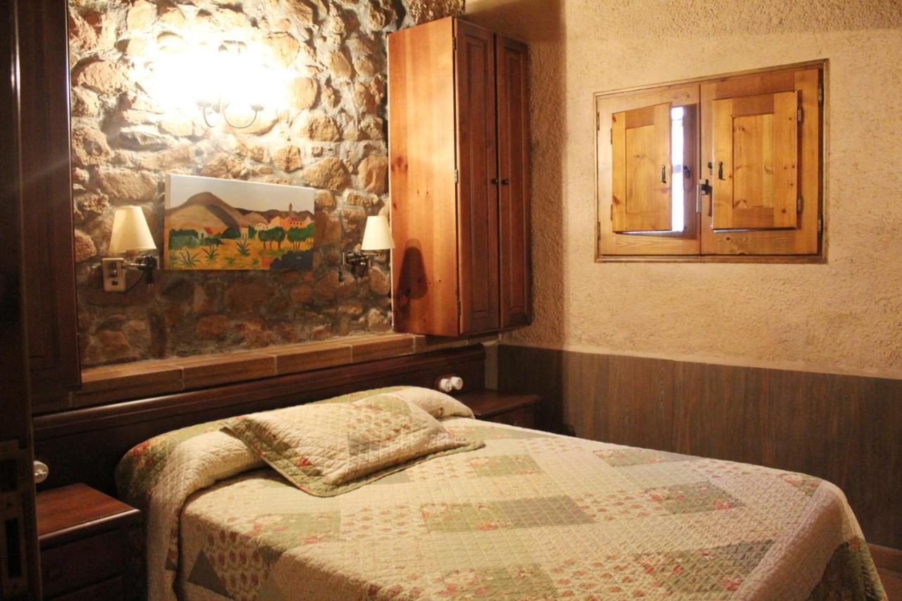 Masia Can Felip B&B Llinars del Valles Ngoại thất bức ảnh