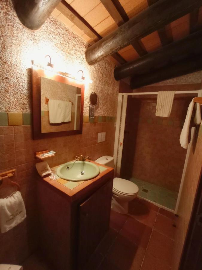 Masia Can Felip B&B Llinars del Valles Ngoại thất bức ảnh
