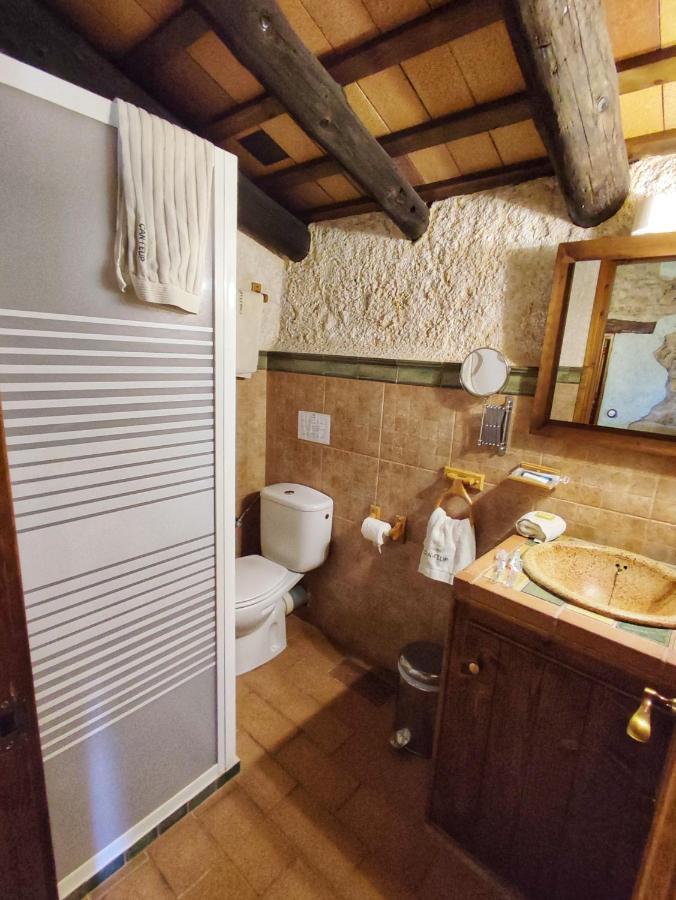 Masia Can Felip B&B Llinars del Valles Ngoại thất bức ảnh