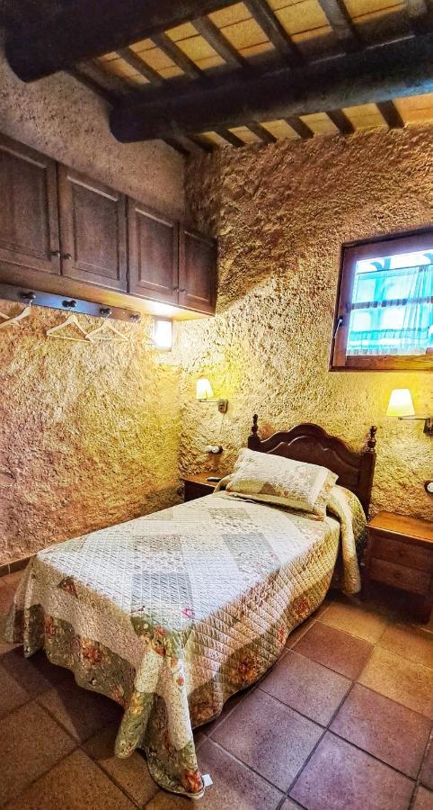 Masia Can Felip B&B Llinars del Valles Ngoại thất bức ảnh