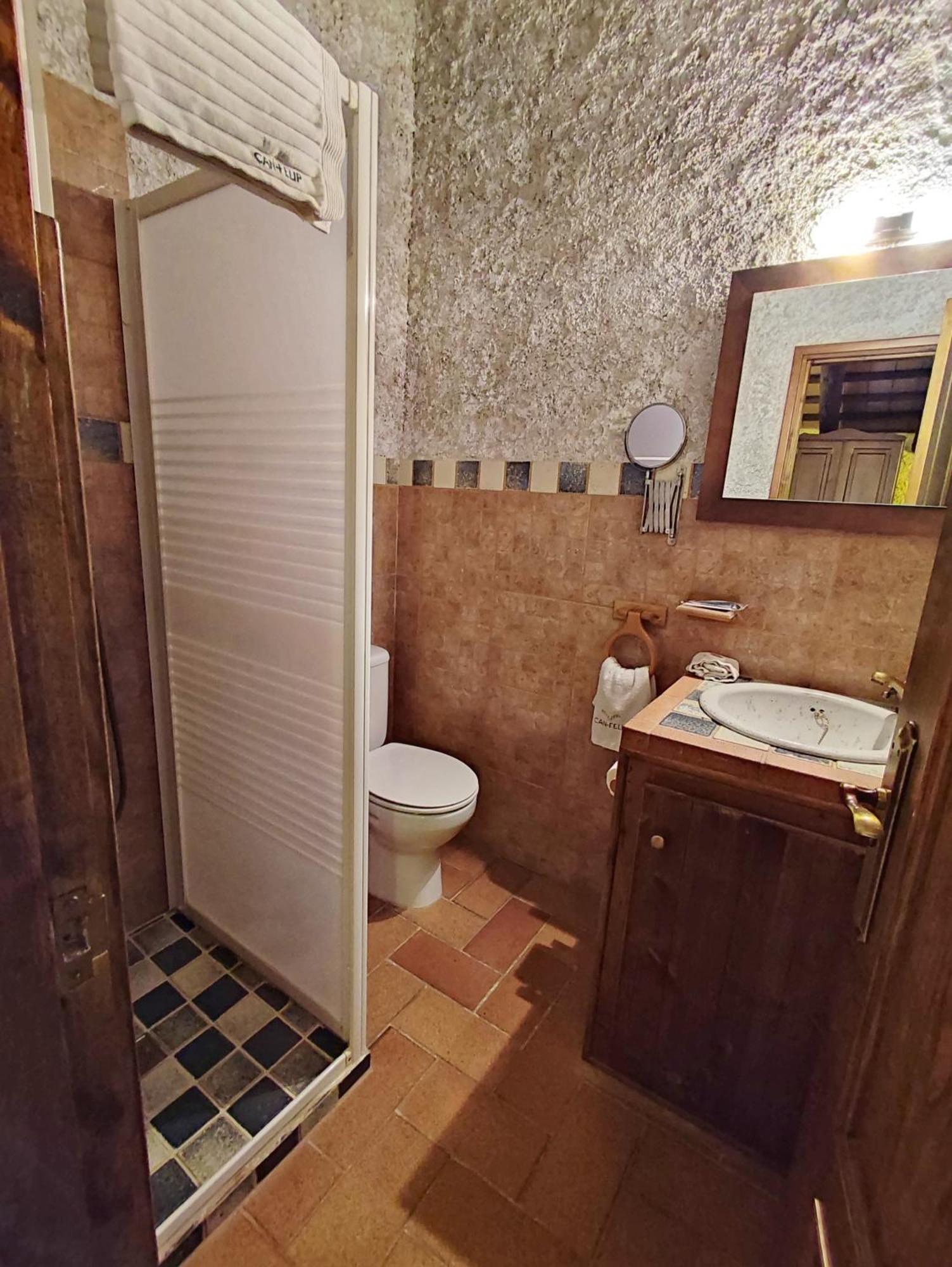 Masia Can Felip B&B Llinars del Valles Ngoại thất bức ảnh