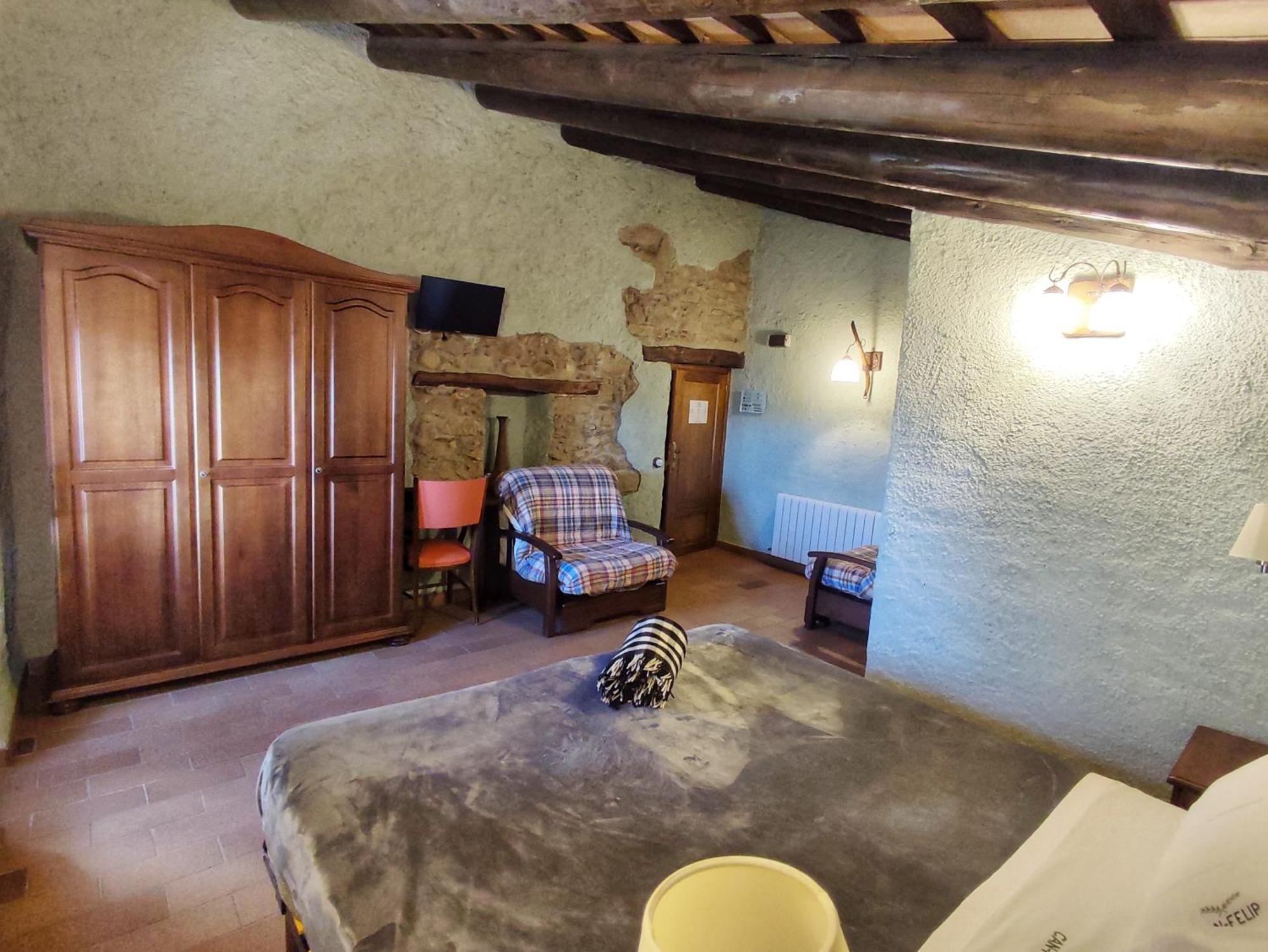 Masia Can Felip B&B Llinars del Valles Ngoại thất bức ảnh